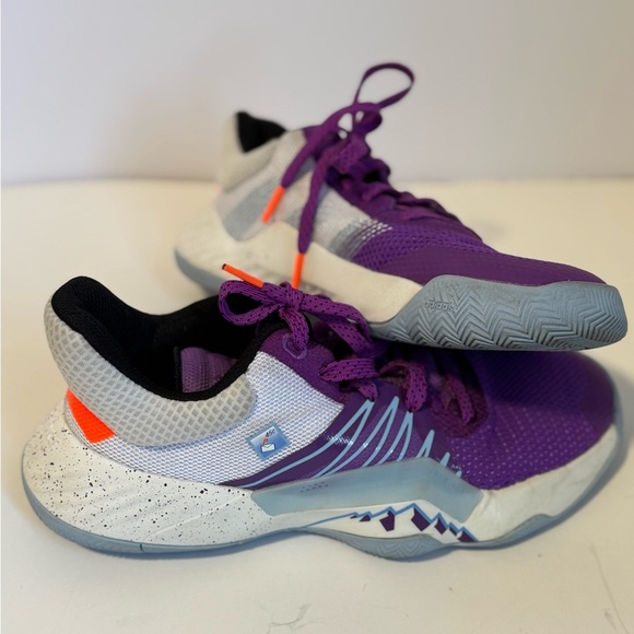 Adidas D.O.N. Issue 1 shoes.  Men’s size 7 - Picture 8 of 11